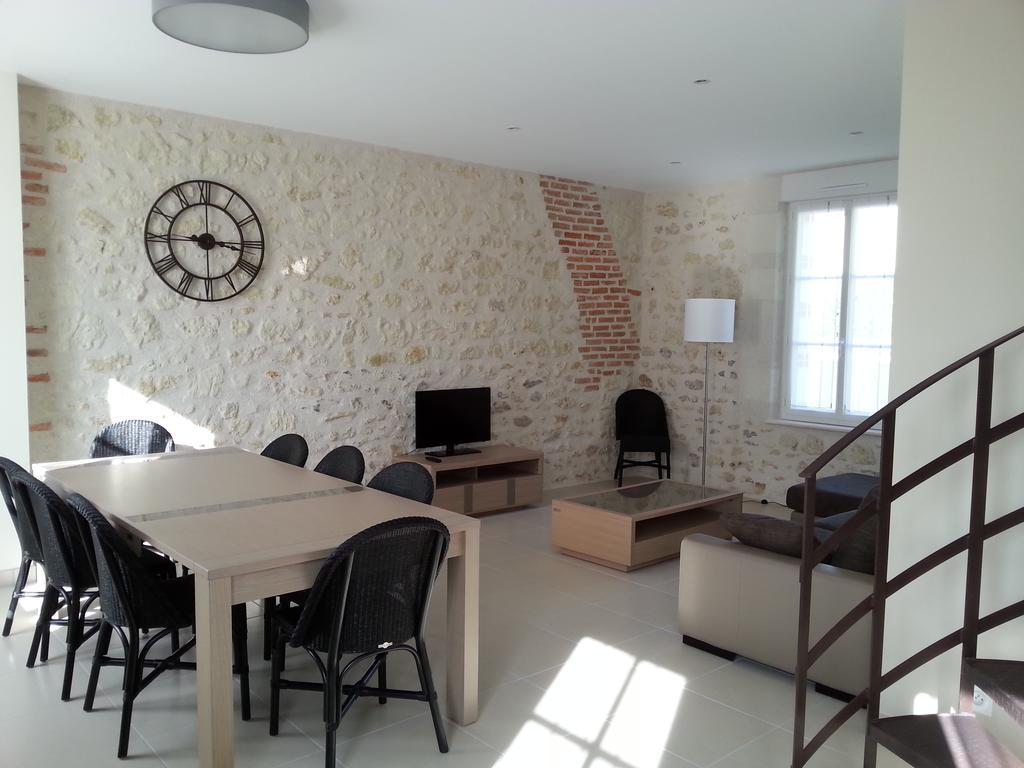Gite Du Domaine Du Haut Perron Villa Thésée Kültér fotó